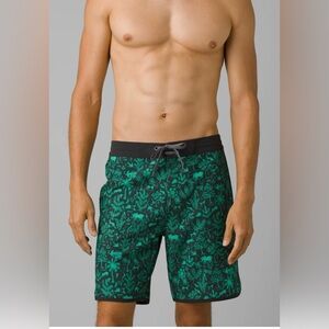 PRANA Roots Studio 8" Inseam Woven Boardshorts Black Green Rahesh Men's‎ Size 32